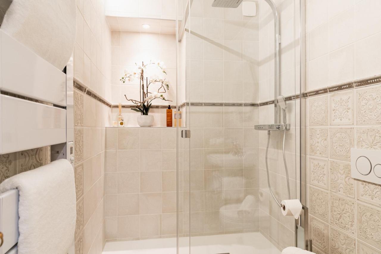 The French Boudoir Apartment Epernay Exterior photo